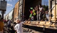 Migrantes a bordo de La Bestia, el pasado 10 de septiembre en Zacatecas.