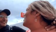 Wendy Guevara es acosada por fan en la calle, la agarra del cuello y le dice: 'dame un beso' (VIDEO)