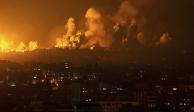 Humo y fuego en Gaza, tras bombardeo israelí, ayer.