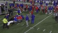 Damien Harris, de Bills, deja el campo en ambulancia en el partido entre Buffalo y Giants en la NFL