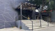 Este lunes 23 de octubre, el bar Cosmo, ubicado en Cuernavaca, Morelos, fue incendiado por sujetos armados.