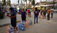 La Sedena ha instalado potabilizadoras de agua para distribuir en las colonias de Acapulco.