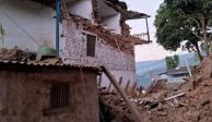 Suman 157 muertos y más de 150 personas heridas tras terremoto en Nepal.
