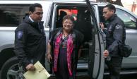 La fiscal capitalina, Ernestina Godoy Ramos, al arribar al lugar en el que ofreció una conferencia de prensa, ayer.