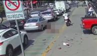 Motociclista que huye tras atropellar a niña de secundaría desata ola de reproches │ VIDEO