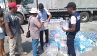 Secretaría de Marina entrega ayuda humanitaria a habitantes de Acapulco.