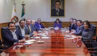 La Gobernadora del Estado de México con integrantes de la legislación local.