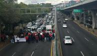 Manifestantes del SINTCB bloquearon ayer Periférico Norte.