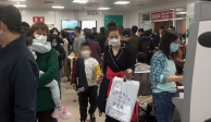 Sala abarrotada de un hospital infantil en Pekín el pasado 30 de octubre.