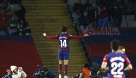 Joao Felix del Barcelona celebra tras anotar el gol de la victoria de su equipo ante el Atlético de Madrid