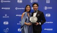 Checo Pérez y su esposa Carola Martínez en la premiación de la Gala FIA 2023.