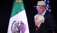 Janet Yellen, secretaria del Tesoro de los Estados Unidos; y Ken Salazar, embajador de los Estados Unidos en México, durante el evento protocolario por el inicio de la circulación de la Moneda de 20 pesos Conmemorativa de los “Doscientos Años de Relaciones Diplomáticas entre los Estados Unidos Mexicanos y los Estados Unidos de América