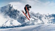 El esquí debe practicarse en lugares con mucha nieve  para poder realizar acrobacias.
