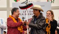 El gobernador de Hidalgo, Julio Menchaca encabezó la entrega de apoyos