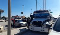 Autobús en el que fueron transportados los migrantes rescatados.