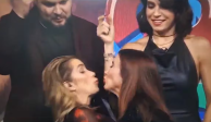 Andrea Escalona y Mariazel se besan en la boca en VIVO en Hoy (VIDEO)