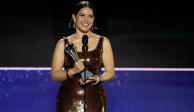 La actriz latina America Ferrera recibió el Premio SeeHer por trayectoria.
