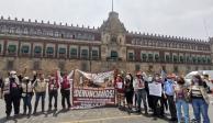 Protesta de Servidores de la Nación despedidos injustificadamente afuera de Palacio Nacional, el 23 de julio del 2021.