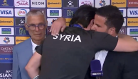 Periodista y traductor de Siria tuvieron un conmovedor llanto luego de la victoria de su selección en la Copa Asiática de Naciones.