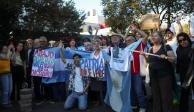 Jóvenes y jubilados se unen para protestar contra la reforma de Milei, ayer.