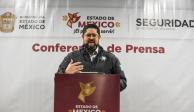 1. El secretario de Seguridad del Edomex, Andrés Andrade, en conferencia de prensa, ayer.