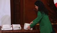 Luisa María Alcalde entrega las 20 reformas de AMLO a la Cámara de Diputados.