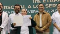 IMSS y gobierno de Veracruz entregan basificación a 3 mil 328 trabajadores de la salud.