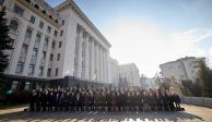 Volodimir Zelenzki comparte una foto del Gobierno para mostrar la unidad nacional, ayer