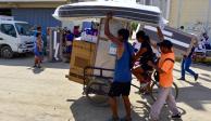 Entrega de enseres a afectados por el huracán Otis en Guerrero