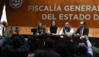 Victoria Figueiras (al centro), madre de la víctima, ayer, en conferencia de prensa.