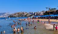 Vista panorámica de Acapulco, destino turístico en recuperación con ocupación hotelera del 92%.