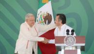 El presidente López Obrador respalda la honestidad del gobernador y la efectividad de la estrategia.