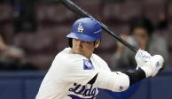 El bateador designado de Los Ángeles Dodgers Shohei Ohtani en un juego de exhibición ante Kiwoom Heroes