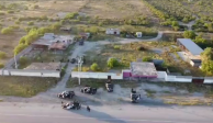 Personal de la Fuerza Civíl de  Nuevo León  durante un operativo a la altura de la carretera de Los Ramones, ayer.