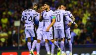 futbolistas del América celebran un gol en el torneo.