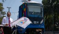 Martí Batres, Jefe de Gobierno de la CDMX, dio el  el banderazo de salida a tres nuevas unidades del Tren Ligero.