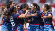 Chivas Femenil se prepara para enfrentar al Barcelona, las campeonas de la Champions Femenil
