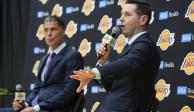 Rob Pelikan y JJ Redick, ayer, en la conferencia de prensa en Los Ángeles.