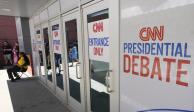 En las oficinas de CNN ya está todo listo para el debate de mañana.