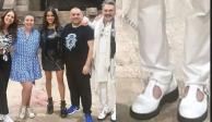 Se burlan de los 'feos' zapatos de Mijares y Lucero lo defiende: 'no son de mujer'