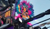 Yuri se cae arriba de un carro alegórico en el Carnaval de Veracruz y regaña al conductor | VIDEO