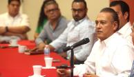 El senador electo en reunión con delegados del PRI en Sonora, ayer.