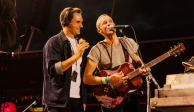 Roger Federer junto a Chris Martin en el concierto de Coldplay en Suiza