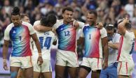 Francia celebra su victoria sobre Fiji en la final del torneo varonil de rugby 7 de París 2024.