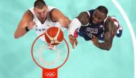 Lebron James encesta una canasta, ayer, en la Bercy Arena.