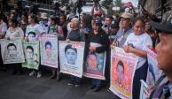 Fotografía del previo a la reunión privada de Claudia Sheinbaum y los padres y madres de los 43 normalistas de Ayotzinapa, en el Museo de la Ciudad de México