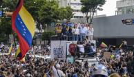 El candidato opositor a la presidencia de Venezuela, Edmundo González Urrutia, en una manifestación multitudinaria en Caracas, ayer.