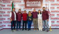 Rosalba Villegas (centro) junto con integrantes del Comite Ejecutivo Estatal de Morena en Oaxaca, en marzo pasado.