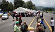 Suman más de 40 horas del bloqueo en la autopista México-Puebla.