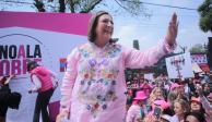 La excandidata presidencial Xóchitl Gálvez en la marea rosa.